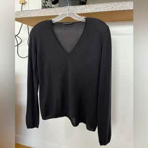Prada V-neck pullover Black Sz 10 (Italy Sz 44) cashmere silk blend long sleeve